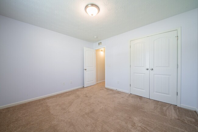 Building Photo - 5788 Sandy View Dr