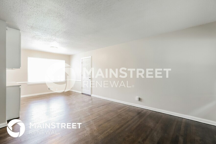 Building Photo - 9505 Newton Ave