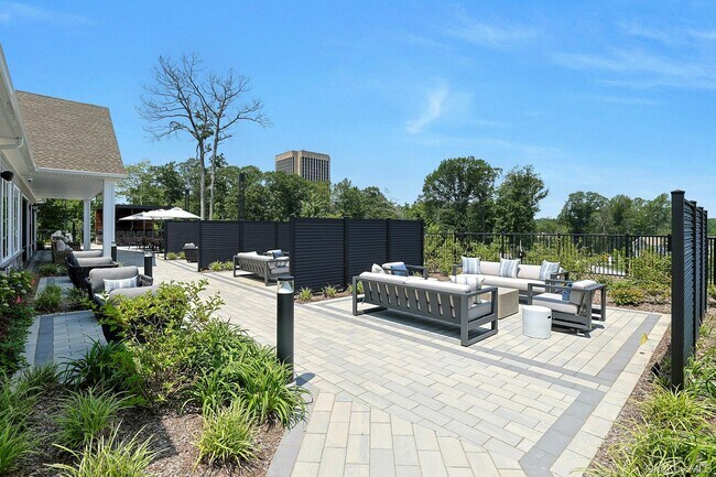 Building Photo - 5105 Lucy Ct