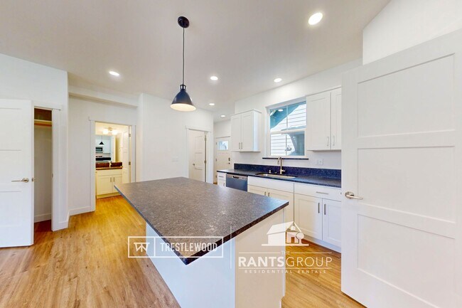 Building Photo - Brand New! Modern Home in Trestlewood – Wh...