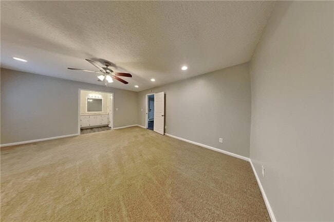 Building Photo - 1702 Hickory Grove Trail NW