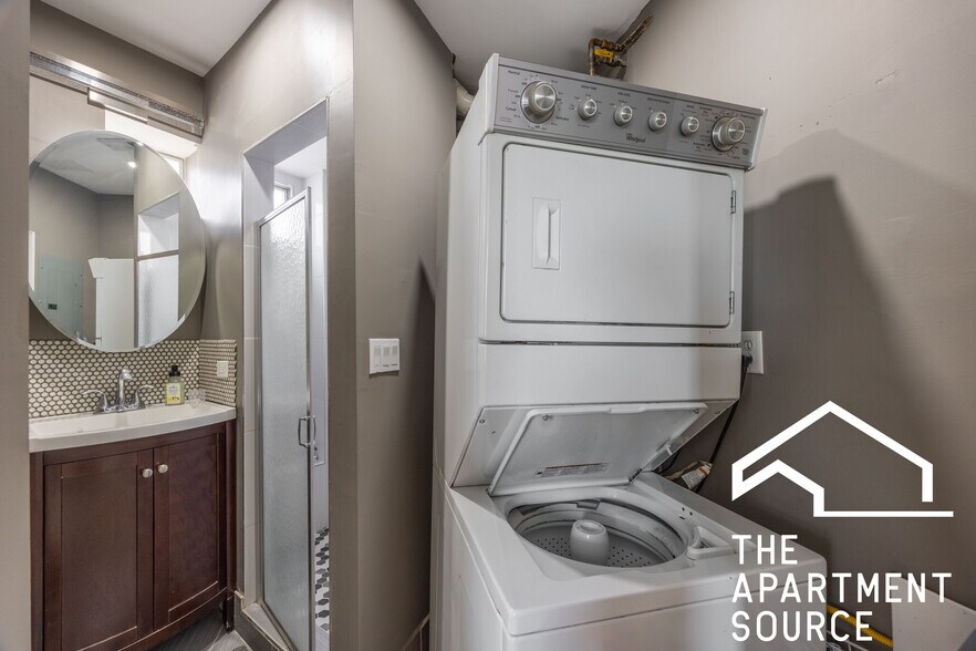 Building Photo - 1808 W Grand Ave