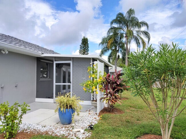 Building Photo - Cute Annual Single Family Home – Near Shamrock Park and South Venice Ferry and Boat launch!