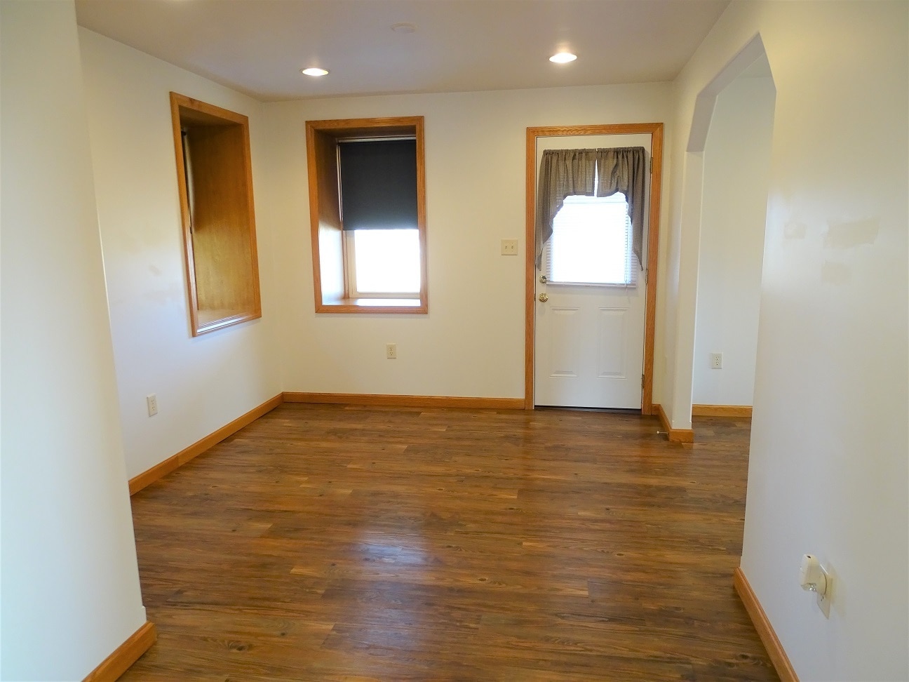 Building Photo - 454 Race Rd