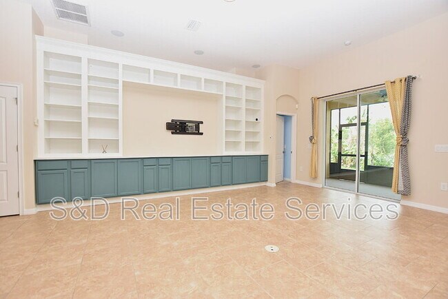 Building Photo - 5632 Aral Dr