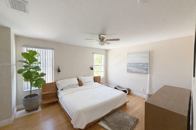 Building Photo - 5005 Northern Lights Dr