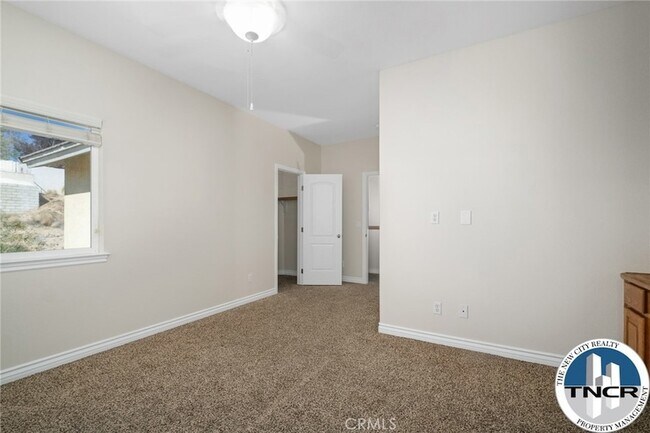 Building Photo - 17998 Vista Point Dr