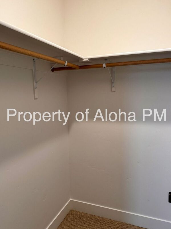 Building Photo - 366 E Presidio Ln