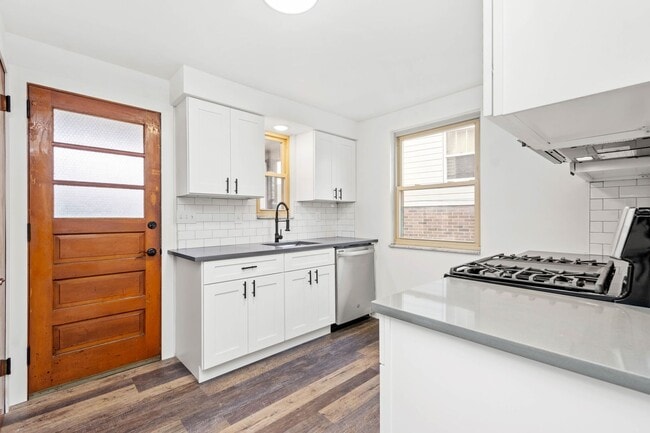 Building Photo - AVAILABLE MID-MARCH! Don’t miss this STUNNING 3 BEDROOM BRICK HOME LOCATED IN WEST VIEW!