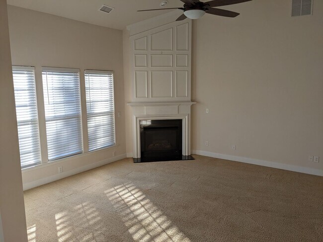 Building Photo - 10787 Edgepine Ln NW