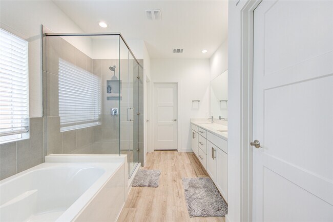 Building Photo - 22534 Petrizzi Ln