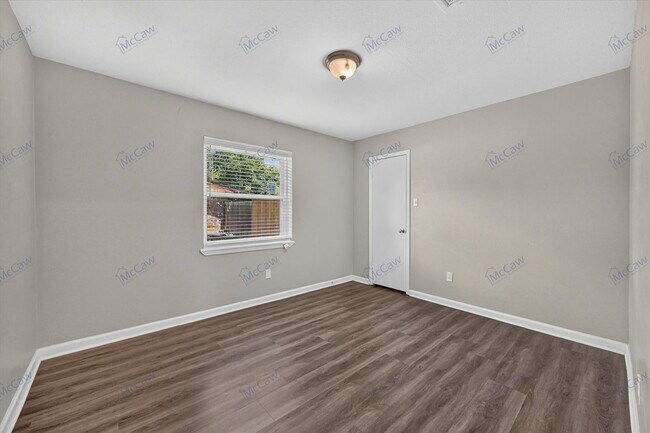 Building Photo - 5708 Stone Dr