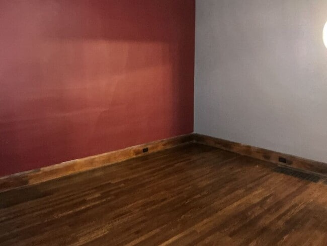 Building Photo - 1914 Hopkins Ave