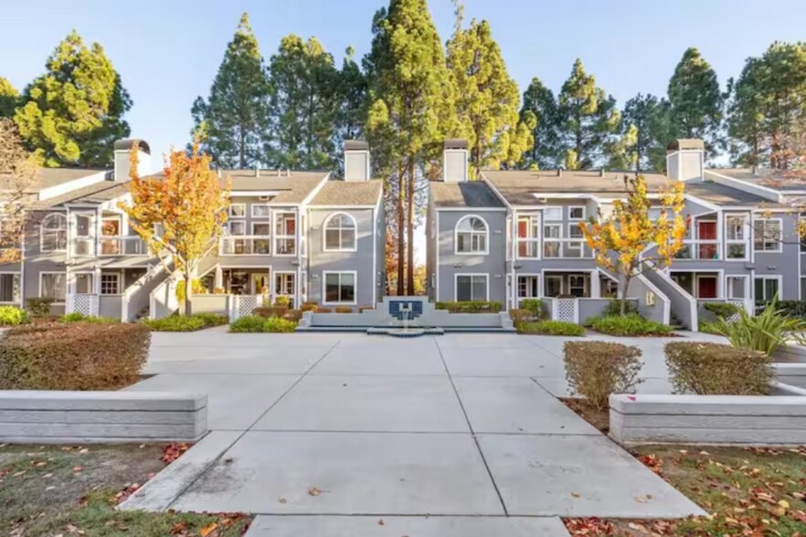 Building Photo - 836 Boardwalk Pl