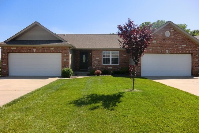 Building Photo - 123 Remington Ct