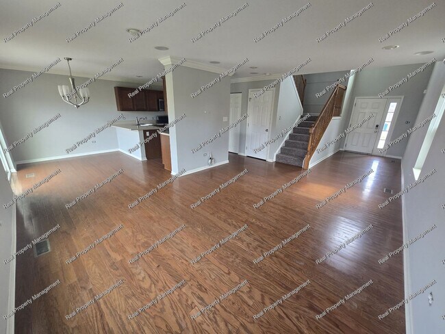 Building Photo - 3 Bedroom Townhome