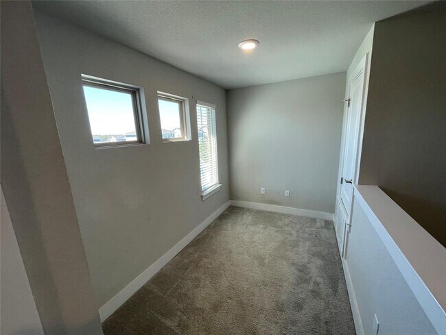 Building Photo - 8412 Cottage Rose Dr