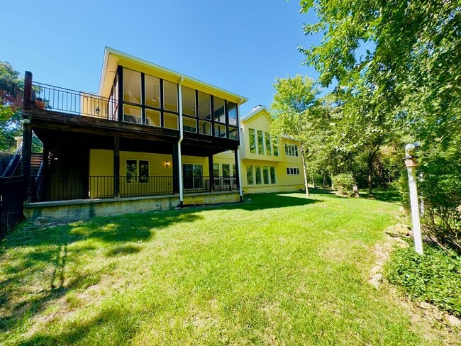 Building Photo - {6411} Enchanted Lake Estates + Updated Kitchen, Fresh Paint Throughout +  Main Floor Primary Bed...