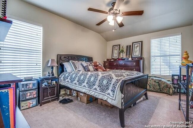 Building Photo - 2-BEDROOM ALAMO HEIGHTS DUPLEX