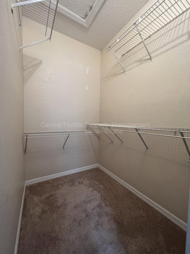 Building Photo - 954 Forest Ridge Ct
