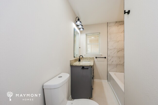 Building Photo - 3817 Rockbluff Dr