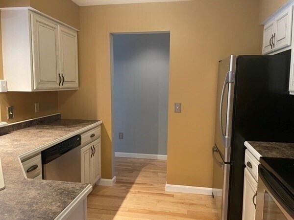 Building Photo - 50 Steeplechase Ct