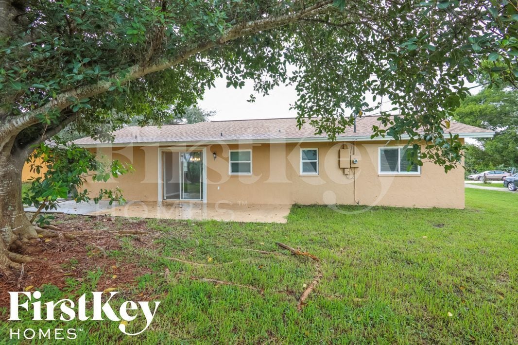 Building Photo - 9217 Pomelo Rd E