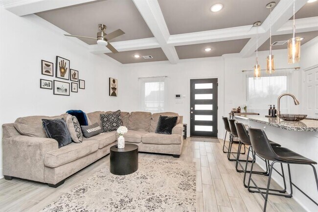 Building Photo - 4506 Aledo St