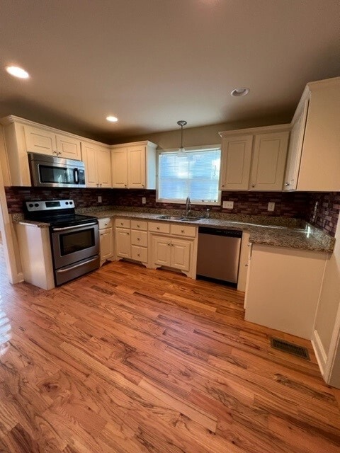 Building Photo - 131 Hicks Dr