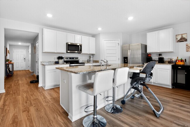 Building Photo - 727 Quintana St