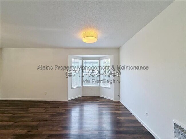 Building Photo - 5238 NE 14th Pl