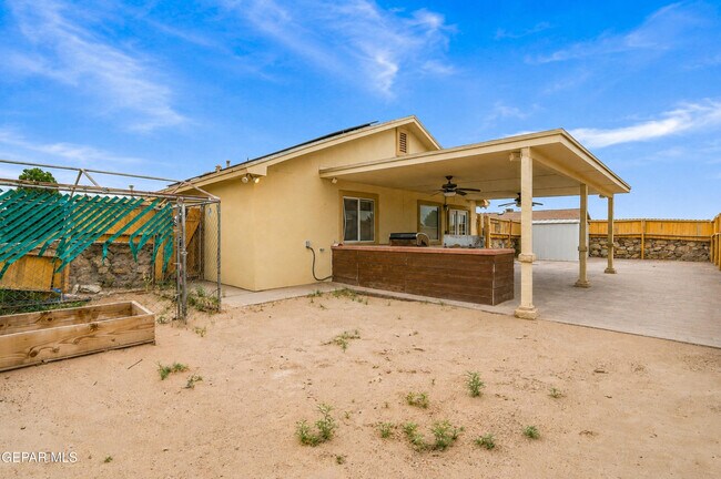 Building Photo - 11412 Flor Veronica Dr