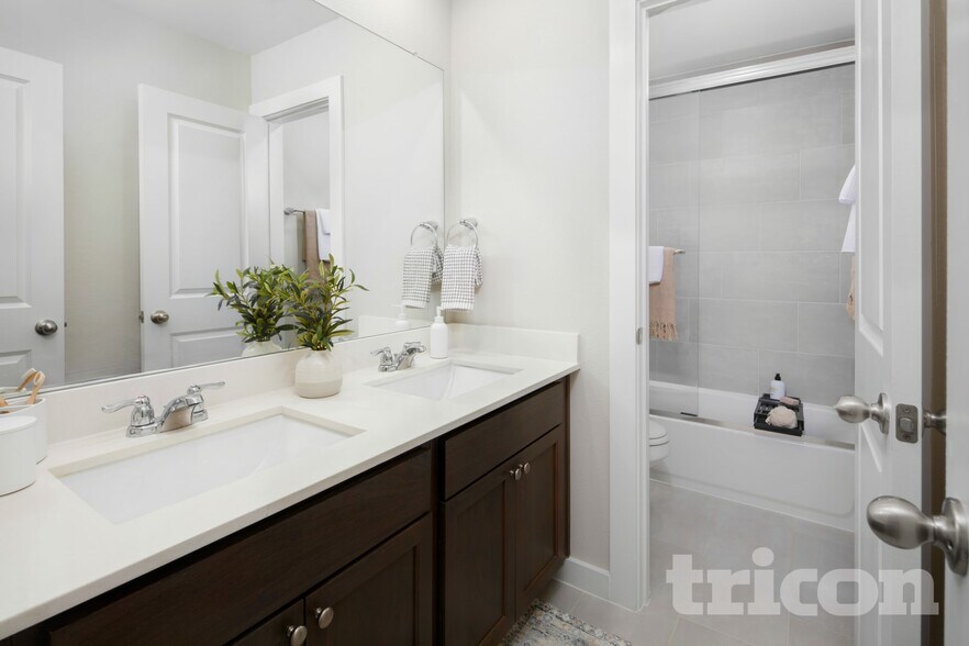 Building Photo - 309 Northall Ct