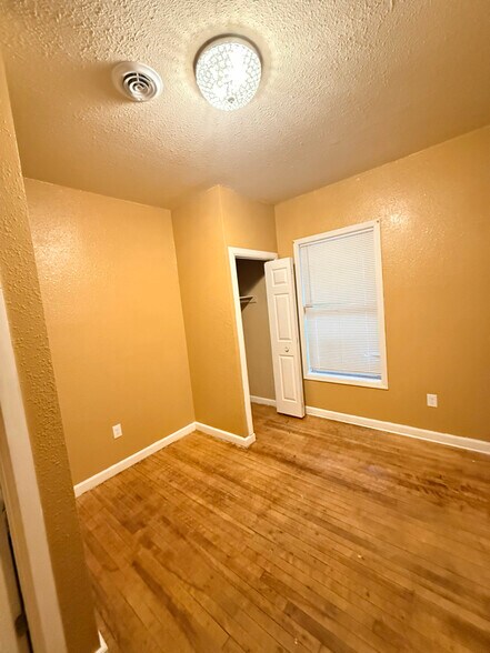 Building Photo - 3108 Oakland Ave