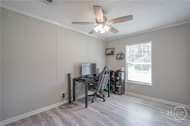 Building Photo - 75 Willow Ln