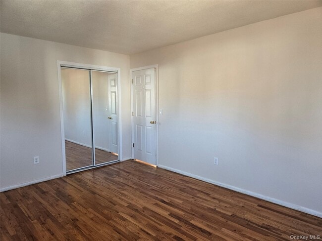 Building Photo - 73 Pearsall Ave