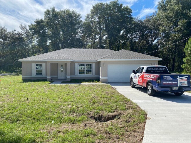 Primary Photo - Custom Home - Desirable SE Ocala Neighborh...