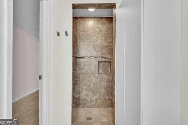 Building Photo - 2015 E Camellia Dr