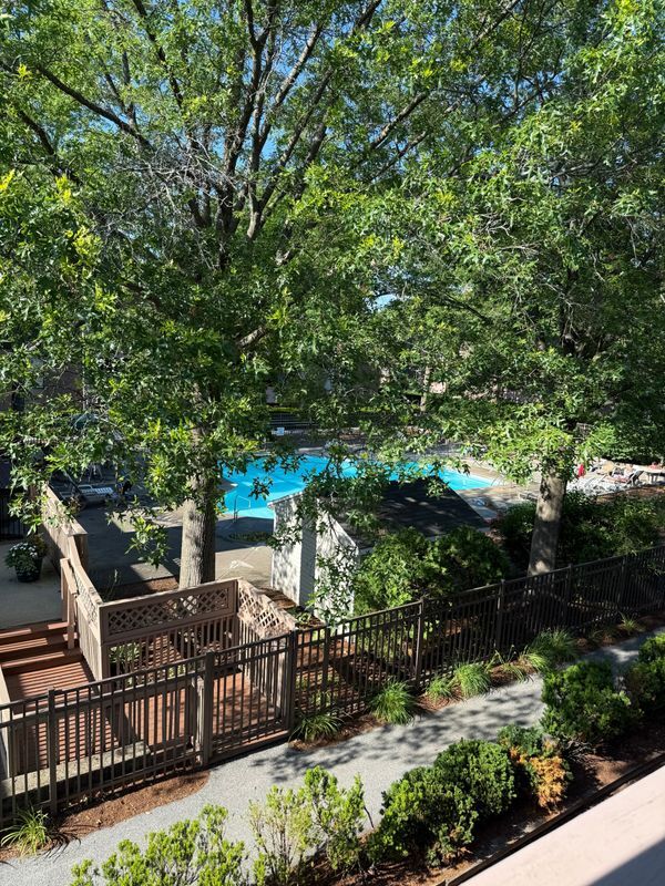 Building Photo - 70 Shrewsbury Green Dr