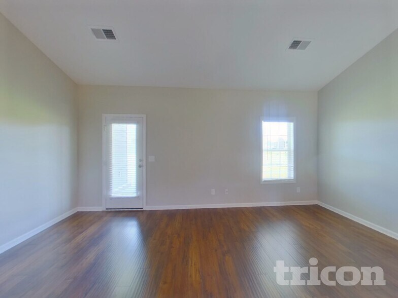 Building Photo - 820 Ellyson Dr