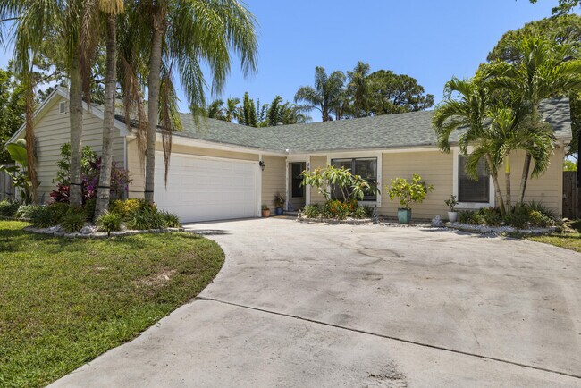 Building Photo - 591 Kriss Ln