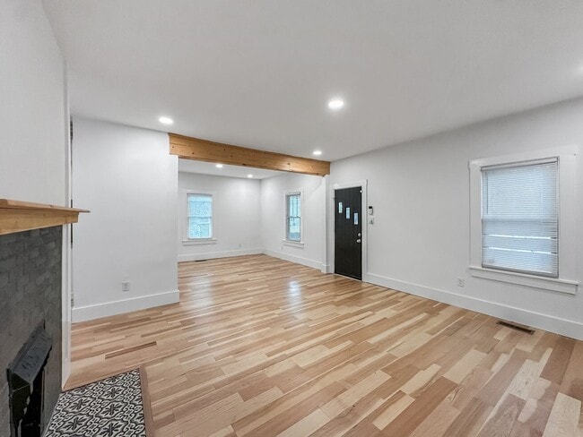 Building Photo - Beautiful, updated 3 bedroom home for rent!