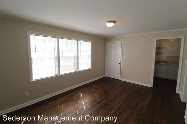 Building Photo - 4409 S Parkway Dr