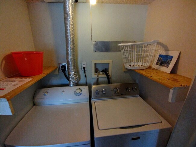 Building Photo - 115 E Coronado Dr