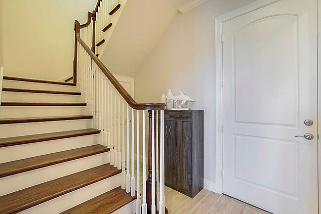 Building Photo - 140 Ocean Breeze Dr