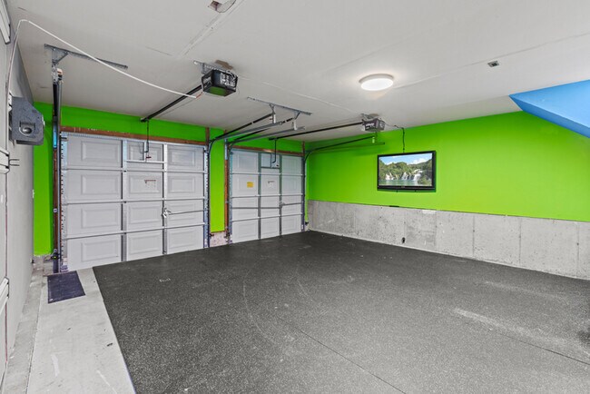 Building Photo - 36 S Poplar St