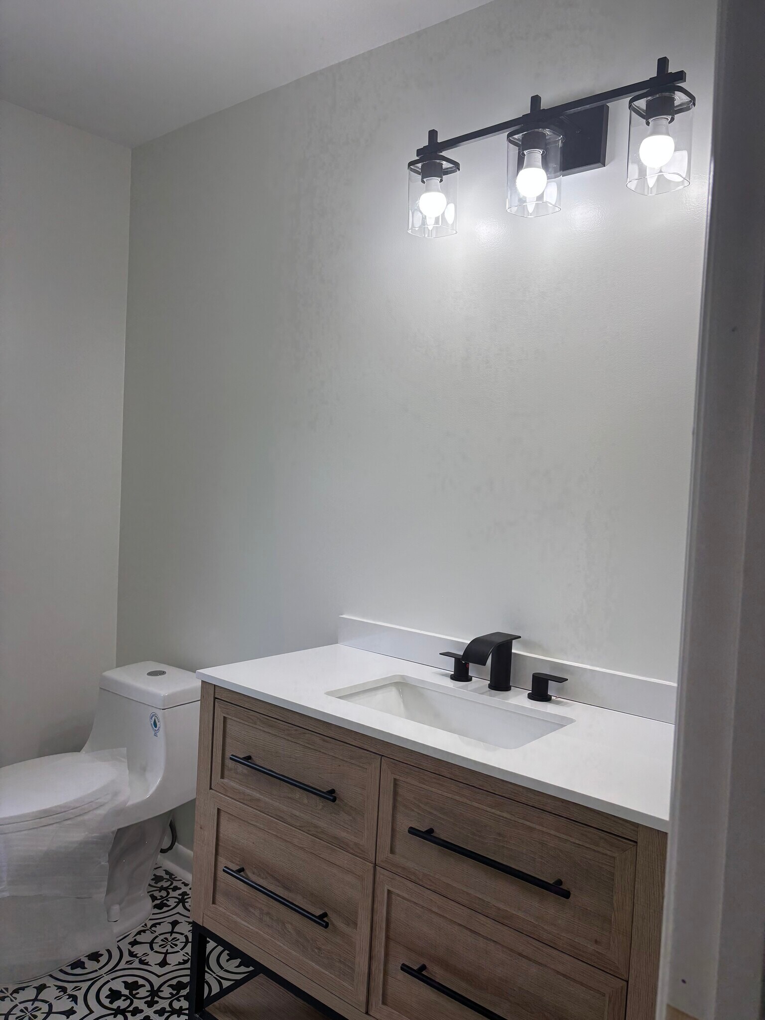 Building Photo - 2706 Canary Dr