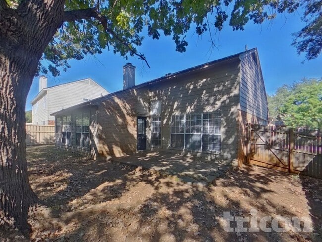 Building Photo - 2601 Country Creek Ln