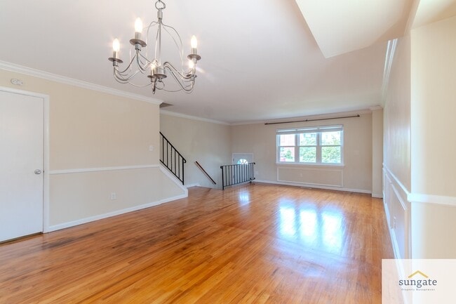 Building Photo - 945 Stormont Cir