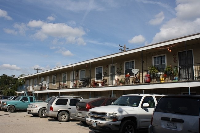 Building Photo - Villa Del Sol Apartments